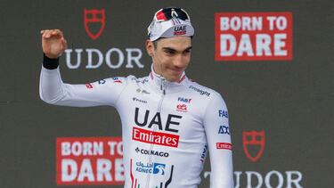 Ayuso llama a la puerta