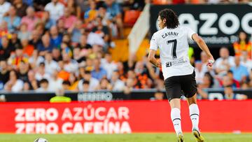 Cavani en su debut en Mestalla