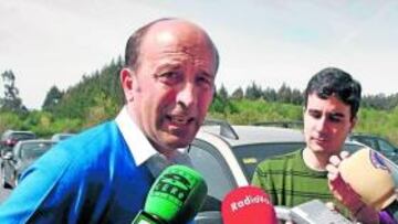 <b>SE QUEDA. </b>Miguel Ángel Lotina firmó su renovación en la madrugada del miércoles al jueves.