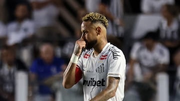 Soccer Football - Brasileiro Championship - Santos v Fluminense - Estadio Urbano Caldeira, Santos, Brazil - April 19, 2026 Santos' Neymar looks dejected after missing a chance to score REUTERS/Thiago Bernardes