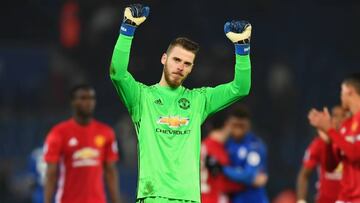 De Gea saluda a su afición.