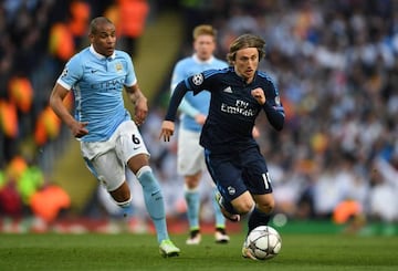 Catch him if you can. Luka Modric.