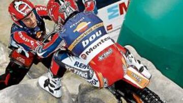 <b>APUROS. </b>Ni siquiera el campeón se libró de las dificultades del recorrido y se dejó 19 puntos.