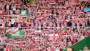 21-03-24. LA AFICIÓN DEL SPORTING, EN EL PARTIDO DE LA PRIMERA VUELTA EN EL SARDINERO, FRENTE AL RACING DE SANTANDER.