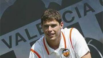 <b>ALTURA.</b> El ariete, de 202 centímetros, asegura que su altura no sería un impedimento para el juego del resto de compañeros.