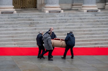 Preparativos para el acto de izado solemne de la Bandera Nacional con motivo del Día de la Constitución, en el Congreso de los Diputados.
