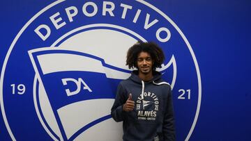 Presentación de Tavares en Mendizorroza