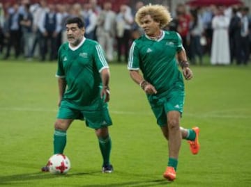 El Pibe y Maradona, fútbol y magia en la cancha