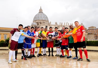 El Vaticano, sin papa pero con liga