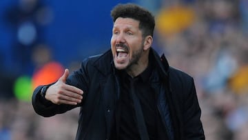 Simeone, dirigiendo al Atlético.
