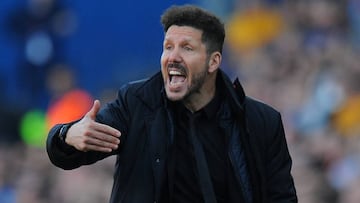 Simeone, dirigiendo al Atl&eacute;tico. 