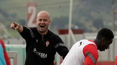 05/05/23 ENTRENAMIENTO SPORTING DE GIJON 
RAMIREZ DANDO INSTRUCCIONES