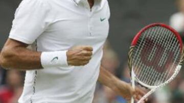 Federer supera con trabajo y susto a Malisse y pasa a cuartos