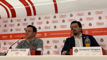 Chivas ya luce los colores de Caliente en el pecho