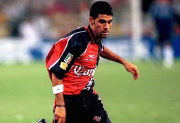 El "K¨¢iser" r¨¢pidamente demostr¨® ser un jugador distinto cuando debut¨® con Atlas; despu¨¦s hizo historia con FC Barcelona