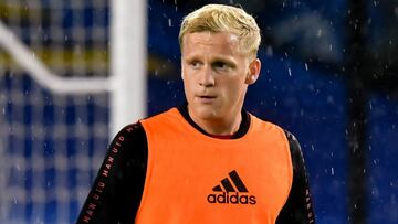 Van de Beek "should have should have waited for better prospects" – Van Basten