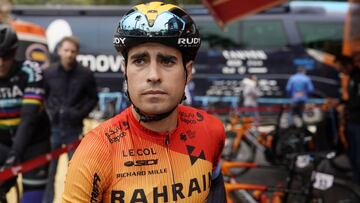 Mikel Landa, antes de tomar la salida en una etapa de la Vuelta a Andalucía.