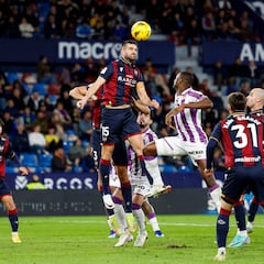 Postigo, capitán y capital