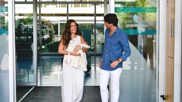 María Pombo y Pablo Castellano salen con su hija Vega del hospital, a 22 de junio de 2023, en Madrid (España).
FAMOSOS;HIJA;PARTO;HOSPITAL
Óscar Ortiz / Europa Press
22/06/2023