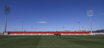 Así es el Centro Deportivo Wanda Alcalá de Henares, la nueva sede del conjunto rojiblanco situada al nordeste de Madrid. Varios equipos de su Academia comenzarán a entrenarse en estas nuevas instalaciones rojiblancas. En el recinto hay cuatro campos de fútbol-11 y otros más de fútbol-7. Se completa con una tienda oficial del club, una cafetería, gimnasio para los jugadores, una gran zona médica, oficinas para la Academia, aulas de estudio para los chicos y chicas y más de 30 vestuarios.