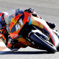 Binder, victoria y subcampeón; Álex Márquez se fue al suelo