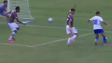 Colo Colo no pudo ficharlo, se fue en silencio a Brasil y en su debut ante Fluminense hizo esto