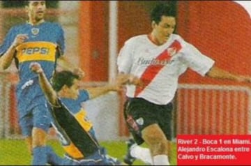 Jugó poco, pero fue parte del plantel campeón de River Plate en 2002.