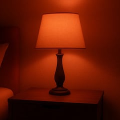 El insomnio pasa a mejor vida con la luz roja para dormir: conciliarás el sueño rápidamente