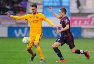 Sergio Busquets y Gonzalo Escalante.