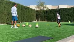 Bacca entrena en casa con su familia por el coronavirus