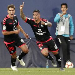 El Tenerife resucita y gana fuera de casa un año después
