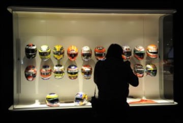 Colección personal de cascos que Fernando Alonso ha ido consiguiendo a lo largo de su trayectoria.