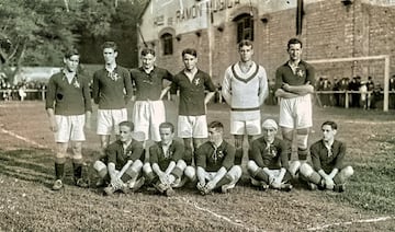 Tras eliminar a Suecia en semifinales, ese partido es recordado porque allí surgió la leyenda de la furia española, con la supuesta frase de Belauste "Sabino, a mí el pelotón que los arrollo". España consiguió la medalla de plata.