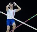 Lavillenie salta 6,02 y luego falla sobre el récord mundial