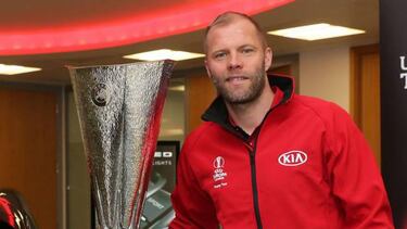 Hazard could stay at Chelsea depending on Sarri ending