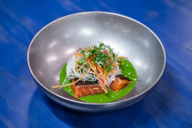 El raw bar de alta cocina fusión que conquista uno de los mercados más famosos de Madrid