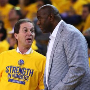 El dueño de los Warriors cambió de sitio para alejarse de Rihanna