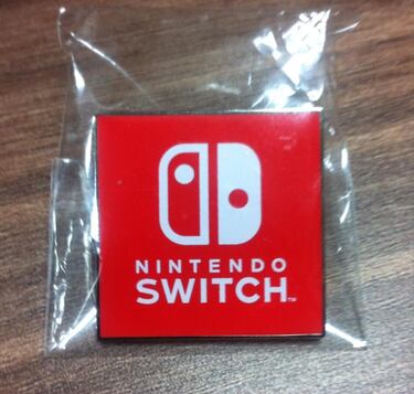 Subastan pin oficial de Nintendo Switch .