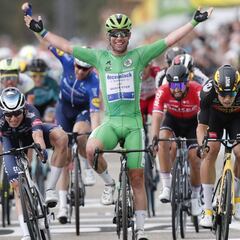Cavendish acorrala a Merckx