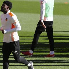 Convocatoria del Valencia: Vuelve Thierry Rendall