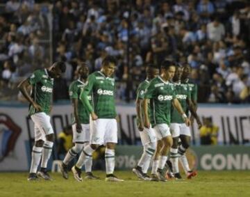 Racing ganó 4-2 y sigue líder con 8 puntos.