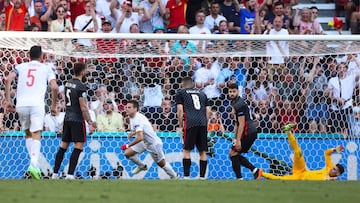 Azpilicueta marca el segundo gol de Espa&ntilde;a ante Croacia en Copenhague.