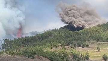 El momento exacto en el que se dispara una nueva columna de ceniza en el Volcán La Palma