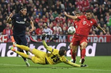 Jan Oblak versus Robert Lewandowski.