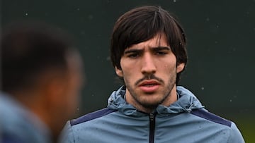 Tonali, en un entrenamiento con el Newcastle.