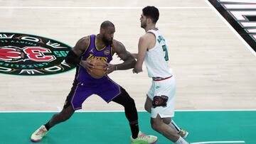 LeBron James y Santi Aldama -