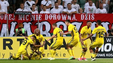 Pancartas en el partido del Legia Varsovia.