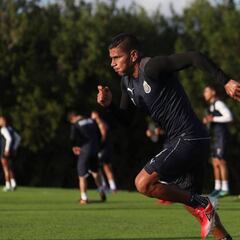 Carlos Salcido le deseó buena suerte a las Chivas