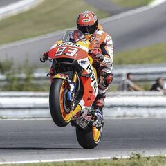 Pasadón de Márquez a Rossi camino de su quinta pole