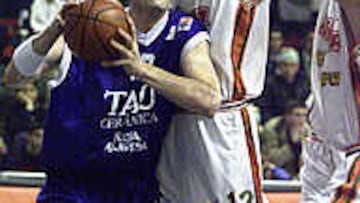 <B>EN BUENA LÍNEA.</B> Tomasevic volvió a destacar y el Tau recuperó la senda ganadora tras caer con el CSKA y el Pamesa en las últimas jornadas.